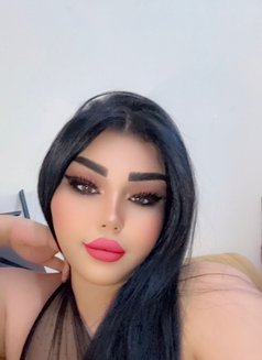 Sara - escort in Abu Dhabi Photo 1 of 2