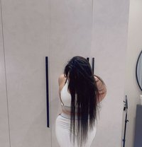 Sara - puta in Dubai Photo 1 of 1