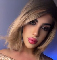 Sara - Transsexual escort in Beirut Photo 4 of 4