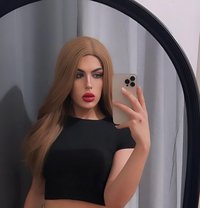 Sara - Transsexual escort in Beirut Photo 3 of 9