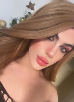 Sara - Transsexual escort in Beirut Photo 6 of 6