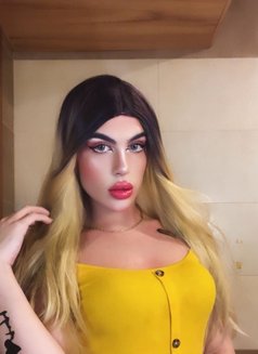 halaa - Transsexual escort in Beirut Photo 3 of 4