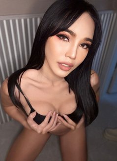 Sara - escort in Abu Dhabi Photo 5 of 7