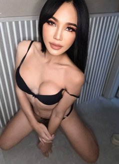 Sara - escort in Abu Dhabi Photo 7 of 7