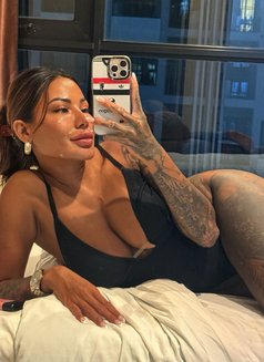 Sara - puta in Al Juffair Photo 6 of 7