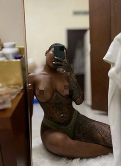 Sara - puta in Al Juffair Photo 6 of 7