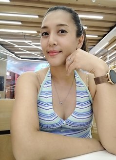 Sara - escort in Dubai Photo 1 of 3