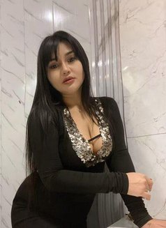 Sara - escort in Jeddah Photo 1 of 5