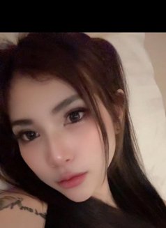 Sara - escort in Riyadh Photo 2 of 3