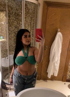 Sara - puta in Dubai Photo 6 of 8