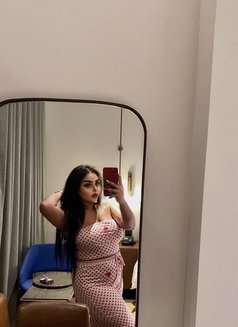 Sara - puta in Dubai Photo 6 of 11