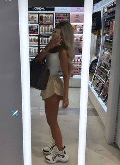 Sara - puta in Muscat Photo 2 of 5