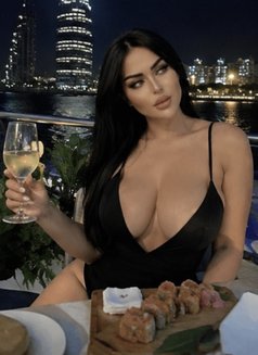 Sara - escort in Muscat Photo 5 of 6