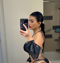Sara - escort in Malta