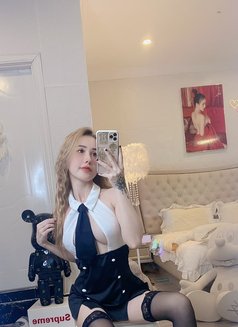 Sara - escort in Al Manama Photo 4 of 4