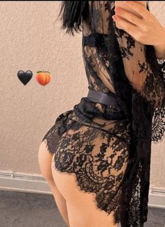 Sara Vip - Acompañantes transexual in Al Manama Photo 3 of 6