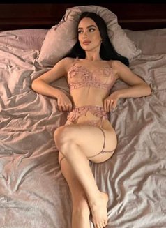 Sara Vip - Acompañantes transexual in Al Manama Photo 4 of 6