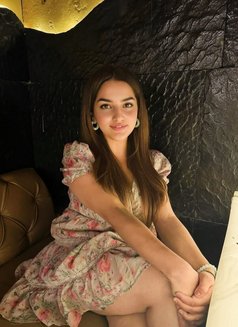 Sara Vip Hi Profile Call Girls - puta in Muscat Photo 2 of 3