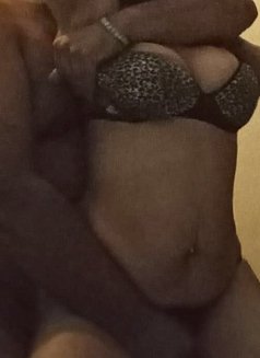 Sara39 - puta in Colombo Photo 2 of 4