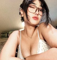 Sarah Alexandra - puta in Jakarta