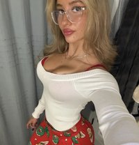 Sarah - escort in Yokosuka