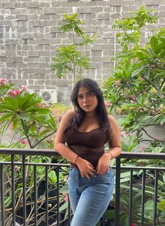 Sarah Bae - puta in Singapore Photo 6 of 14