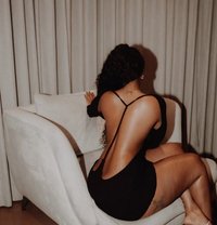 AFRICAN Sarah, Best in Sex - puta in Noida Photo 1 of 3