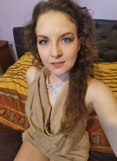 Sarah - escort in Manchester Photo 3 of 6