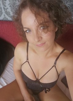 Sarah - escort in Manchester Photo 4 of 6