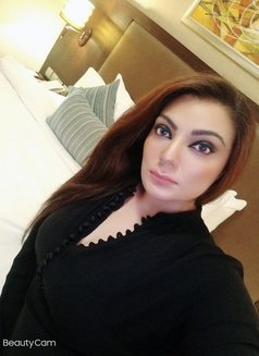 Sarah Busty Milf - puta in Sharjah Photo 2 of 4