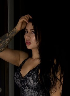 Sarah - escort in Phnom Penh Photo 6 of 6