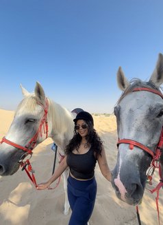 Sarah Dimple Choco - puta in Dubai Photo 9 of 9