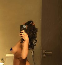 Sarah Dimple Choco - puta in Dubai