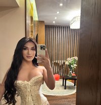 Sarah Divine - Transsexual escort in Riyadh Photo 5 of 13