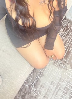 Sarah - escort in Cairo Photo 2 of 7
