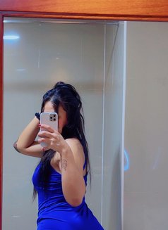 Sarah - puta in Dubai Photo 1 of 5