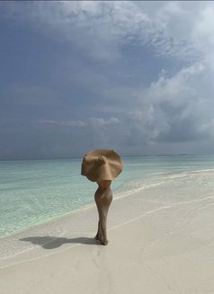 Sarah - escort in Al Ain Photo 3 of 3