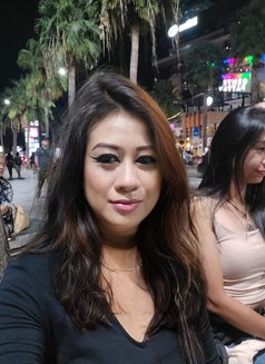 Sarah - escort in İstanbul Photo 4 of 5