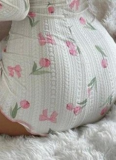 Sarah - puta in Cairo Photo 2 of 3