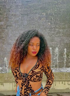 Sarah - puta in Pattaya Photo 9 of 9