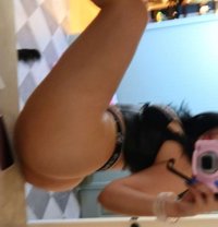 Sarah - escort in Cannes