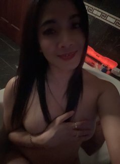 Sarah - masseuse in Al Manama Photo 2 of 8