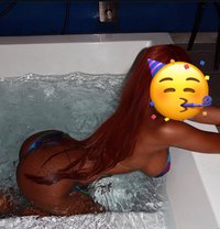 Sarah - escort in Muscat