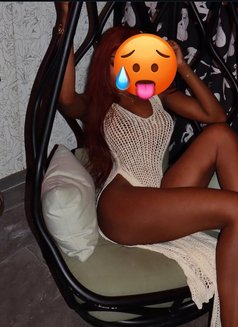 Sarah - escort in Muscat Photo 15 of 19