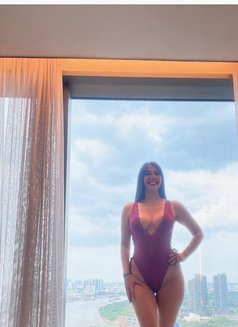 Sarah independent Nuru massage - puta in Dubai Photo 7 of 8