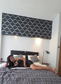 Sarah - escort in Bali Photo 3 of 3