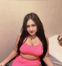 Sarah - escort in Singapore Photo 1 of 4