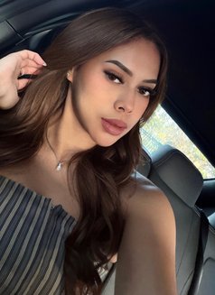 Sarah - escort in Singapore Photo 18 of 18