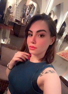 Sarah - escort in Muscat Photo 4 of 6