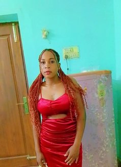 Sarah - puta in Pune Photo 3 of 3